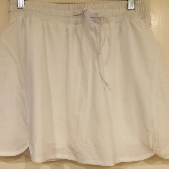 NWT Beyond Yoga Stretch Woven In Stride Lined Skirt - Picture 2 of 7